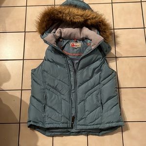 IZOD PerformX vest with hood. Large